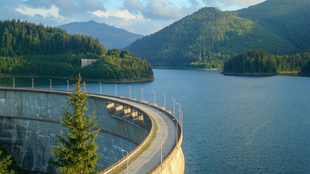 Hidroelectrica (BVB: H2O) a semnat contractul pentru realizarea la cheie a proiectului „Parc fotovoltaic Țara Hațegului”