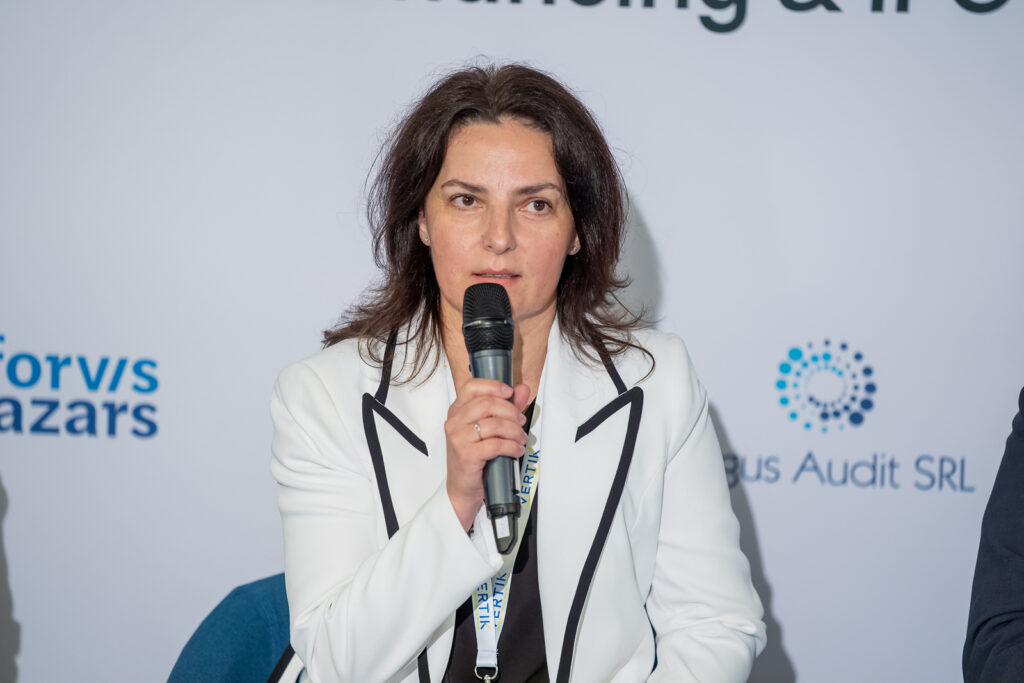 Iulia Lascău (Argus Audit): „Auditul intern, alături de antreprenor, clarifică rolul fiecărei funcții și valoarea pe care o aduce în business.”